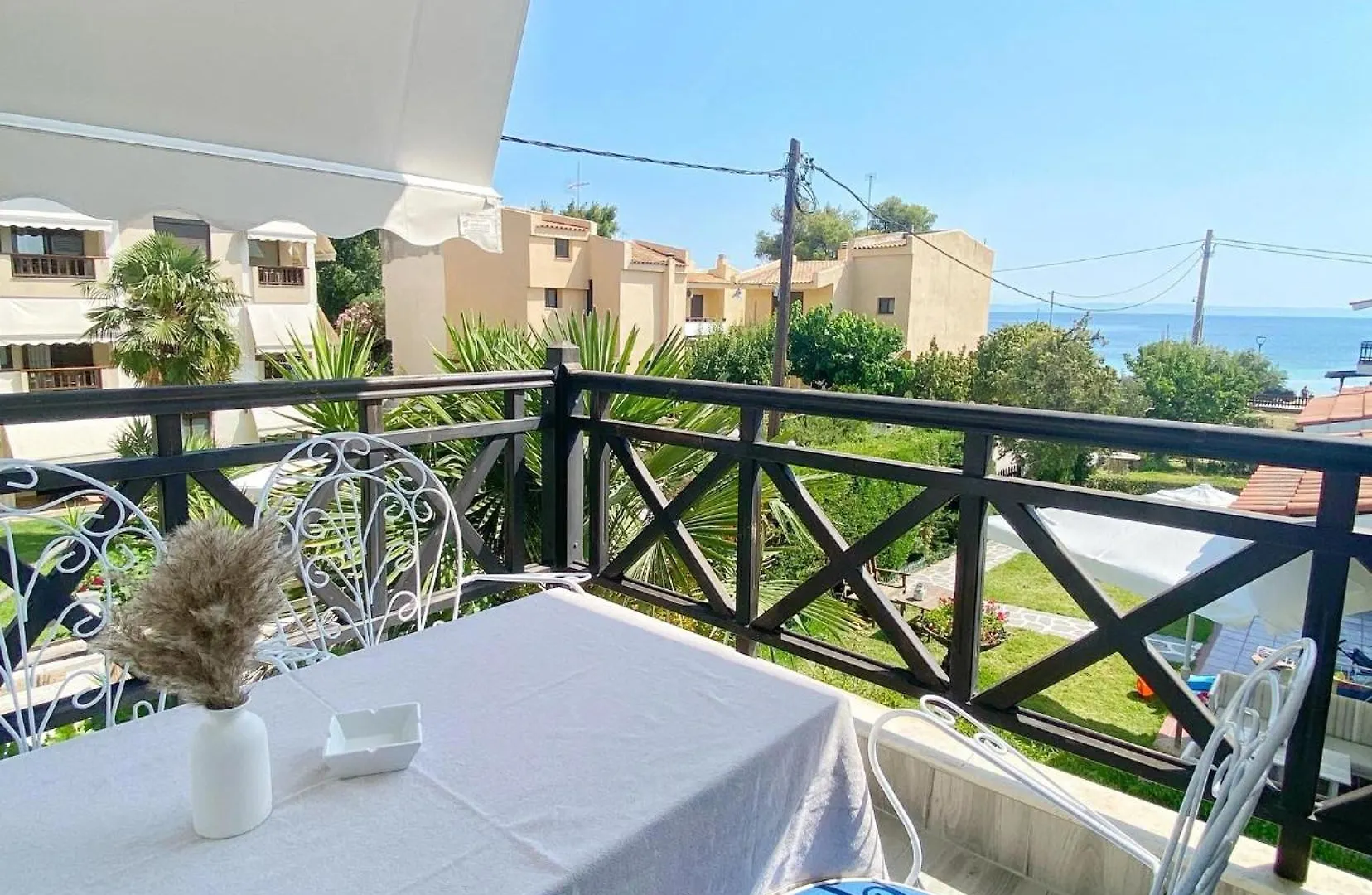 Livadi Apartments Nikiti  Hotel de apartamente